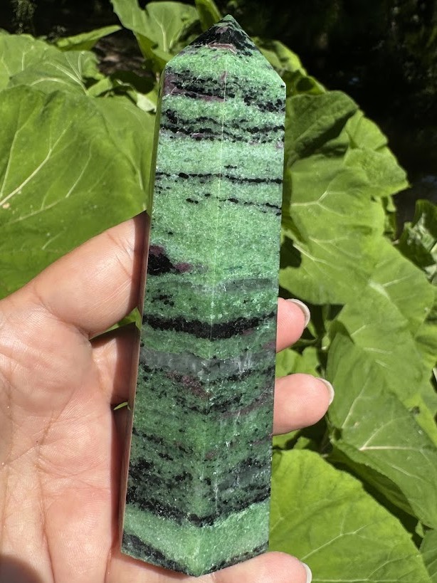 Rubín v zoisite generátor 14 cm