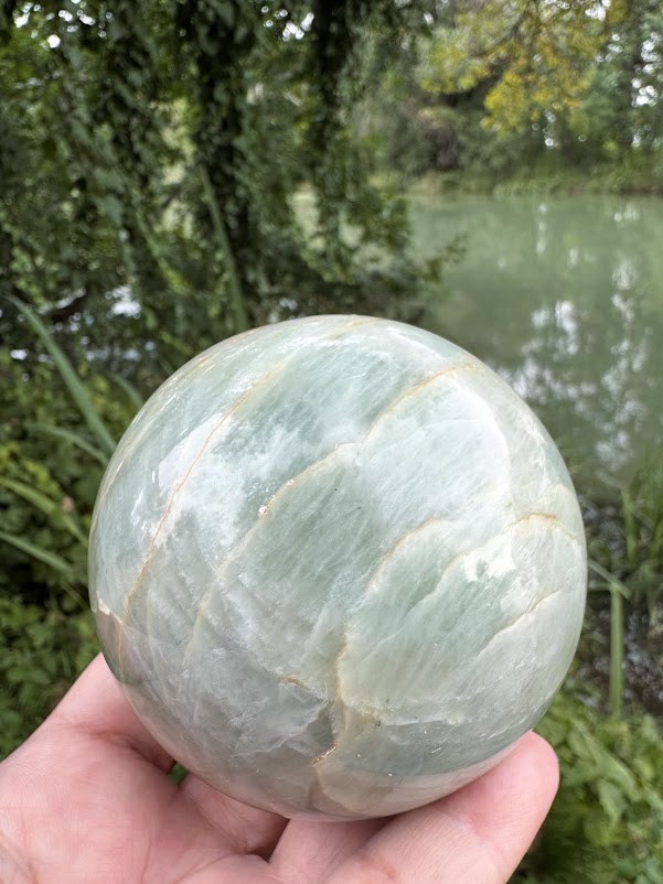 Garnierit guľa