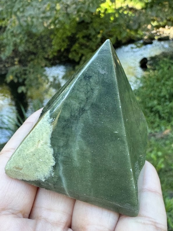 Nefrit pyramída 2