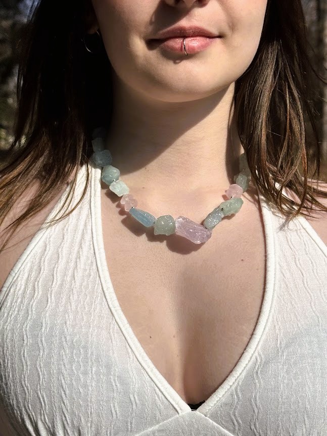 Akvamarín, ametyst, ruženín - Nekonečná láska