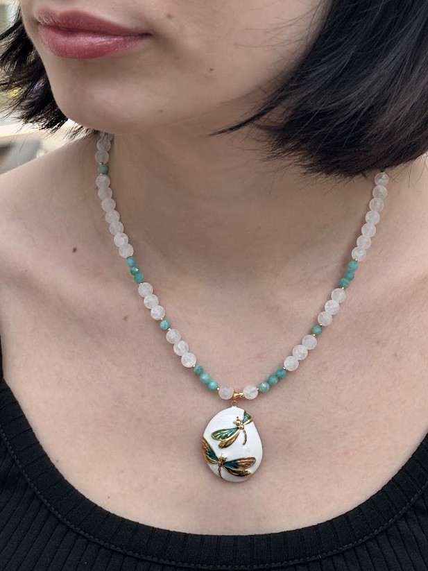 Amazonit, krištáľ - Na krídlach vážky