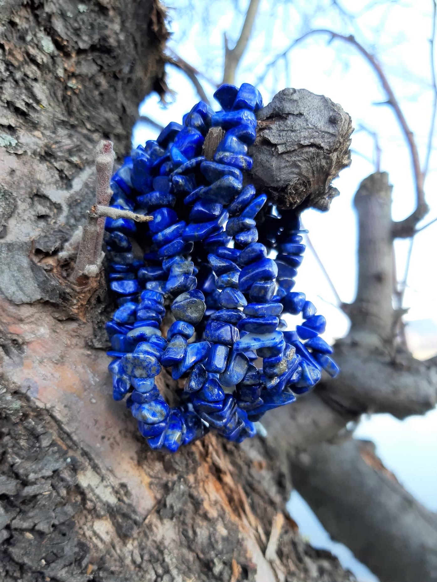 Lazurit - lapis lazuli sekaný náramok